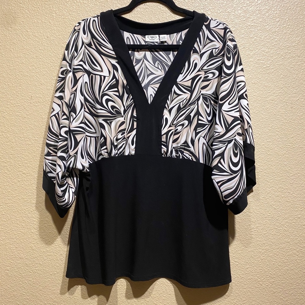 Cato V-neck 3/4 Sleeve Top